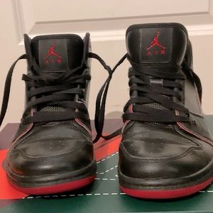 🔥👟2014 Jordan 1 Flight 2  Black and Red Men’s Sneaker Size 7.5